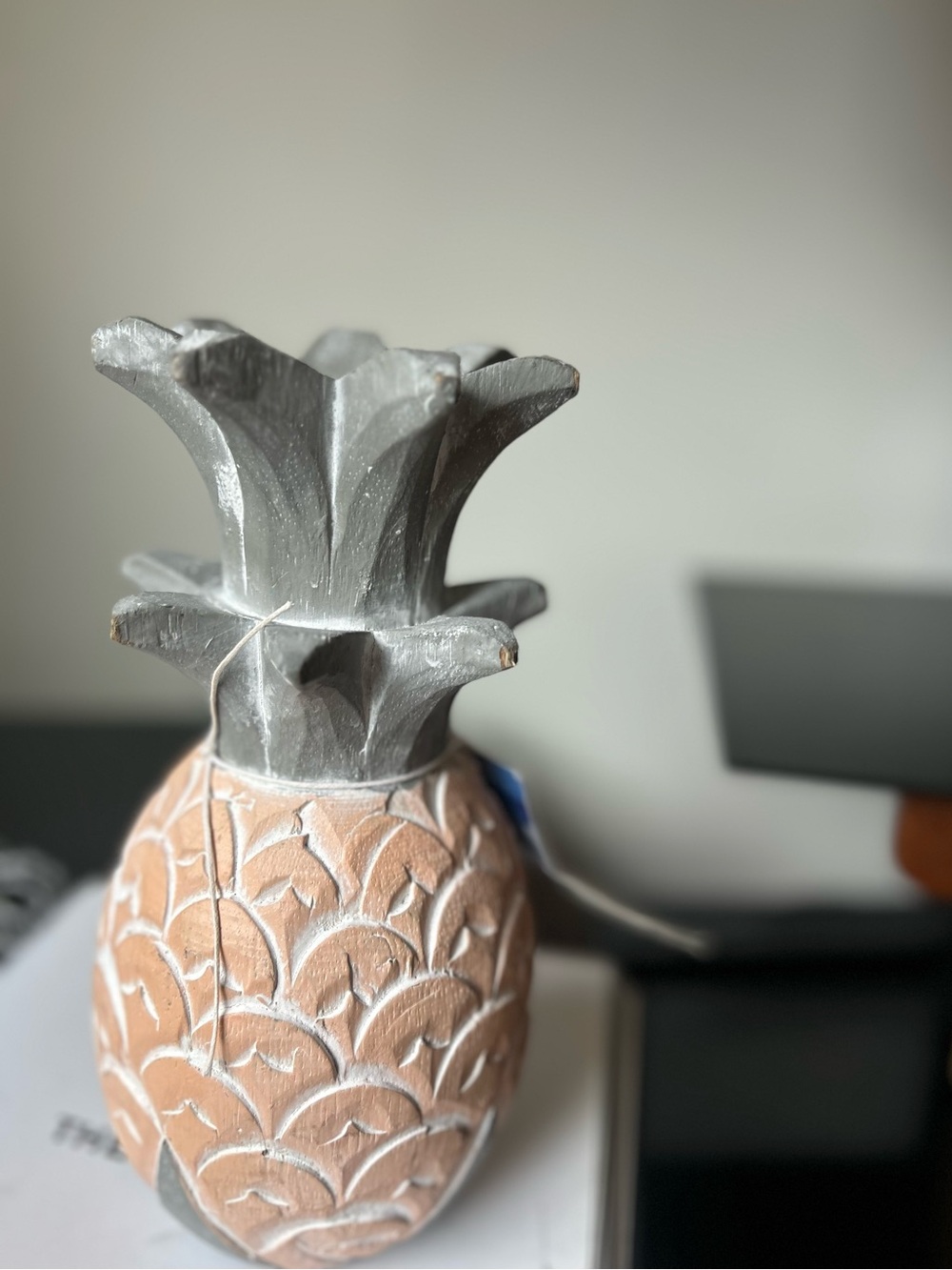 world traveller Decorative Pineapple Statue in Peach and Gray - Home Accents